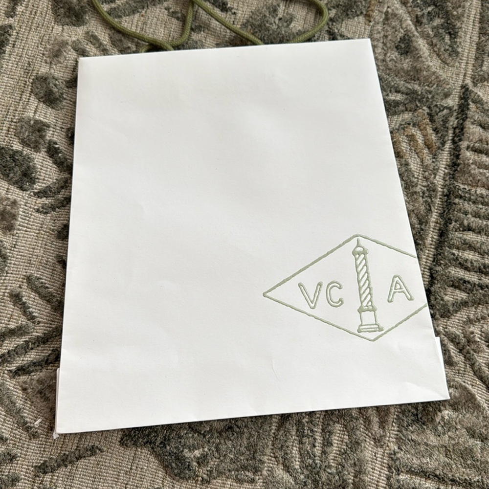 Van Cleef & Arpels shopping bag